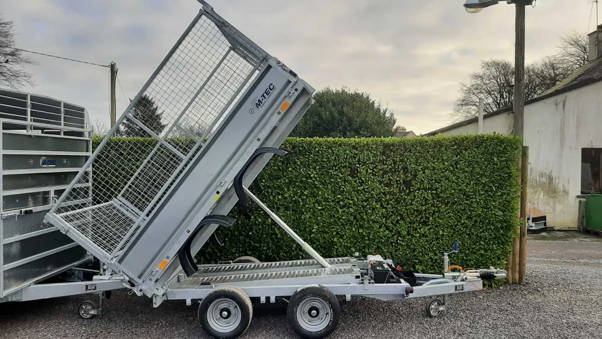 M-TEC 8 by 5 Tipping trailer. - Image 1