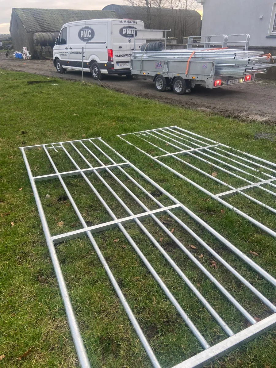 Sheep Gates and sheep hurdles - Image 1