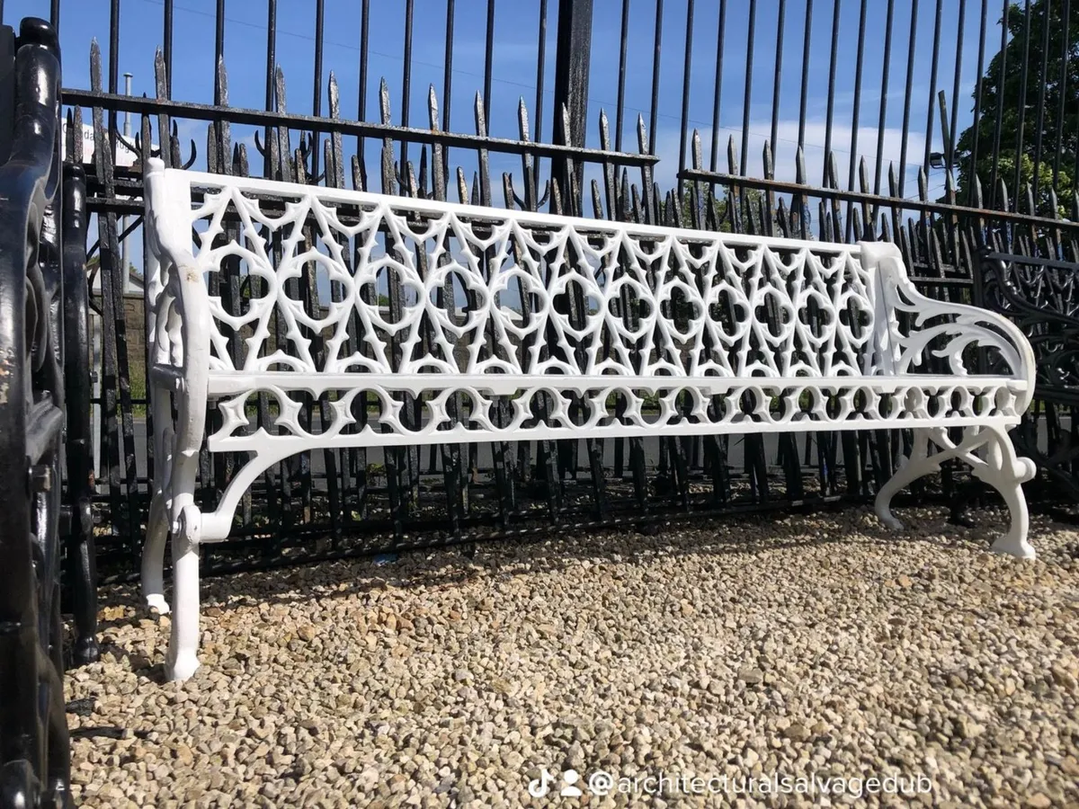 Cast iron garden bench - Image 1