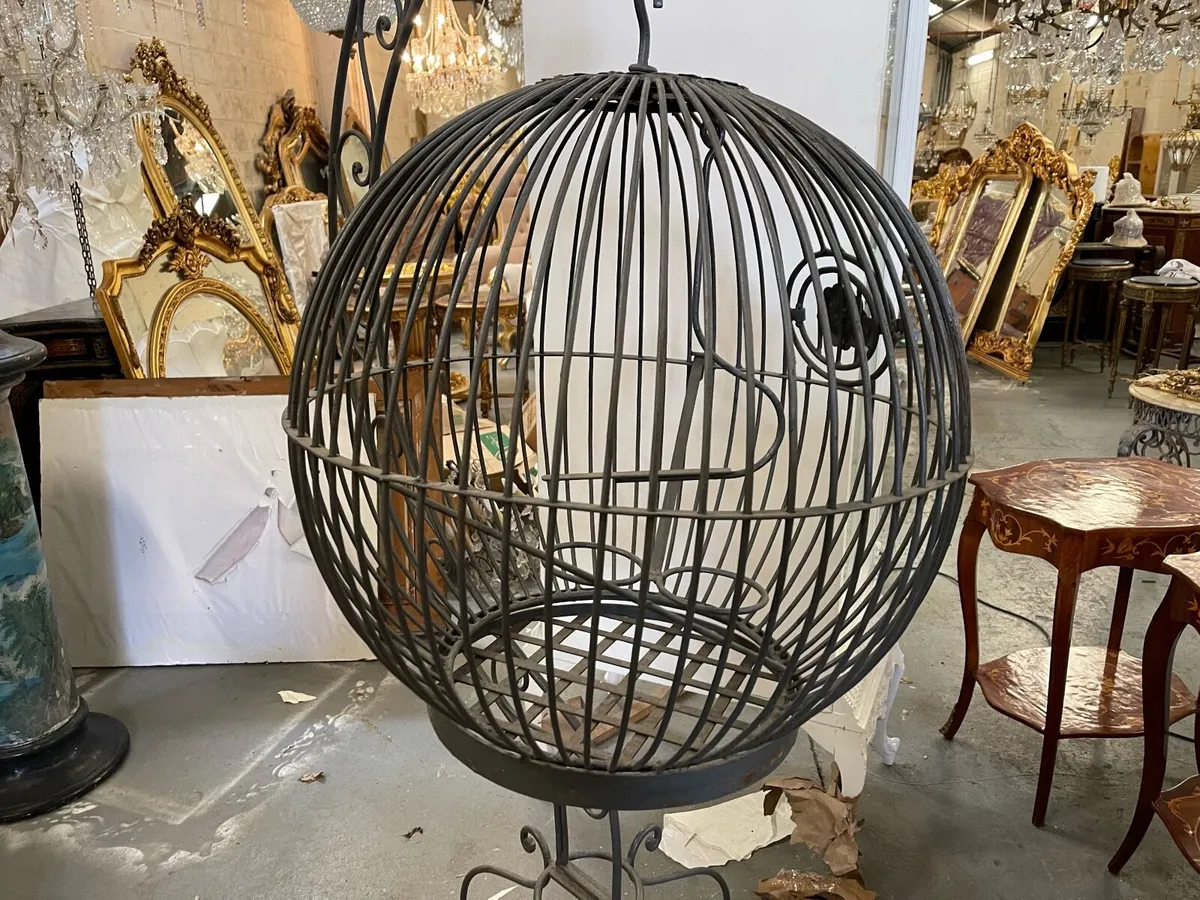 Very large, wrought iron birdcage - Image 2