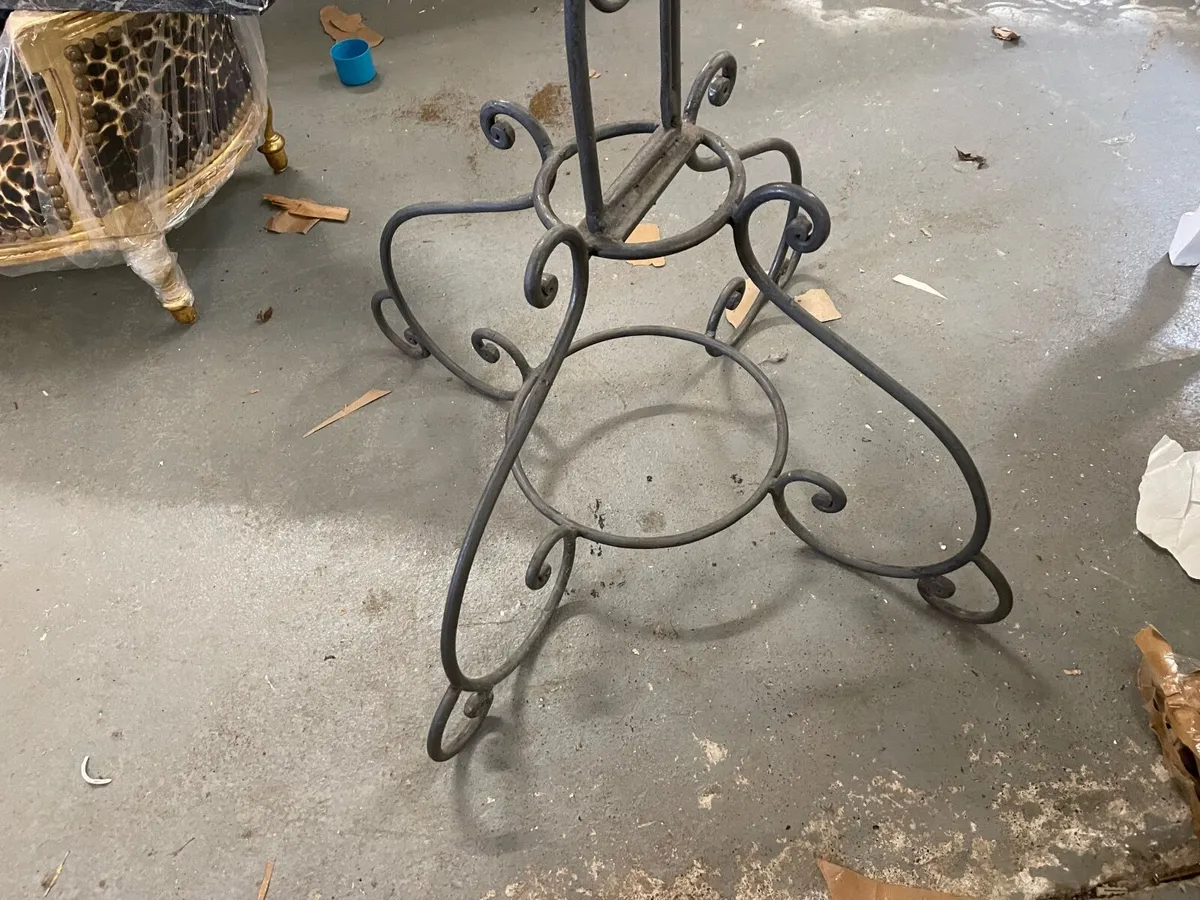 Very large, wrought iron birdcage - Image 3