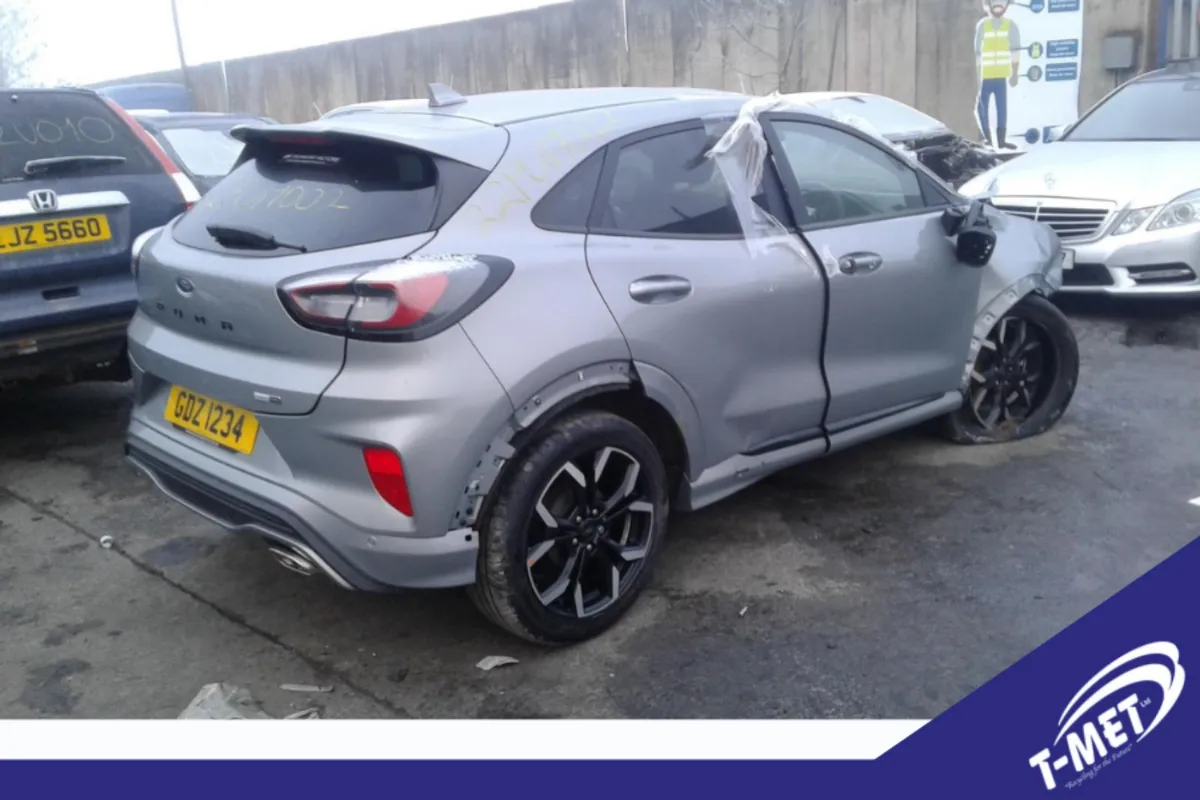 Ford Puma, 2021 BREAKING FOR PARTS - Image 1