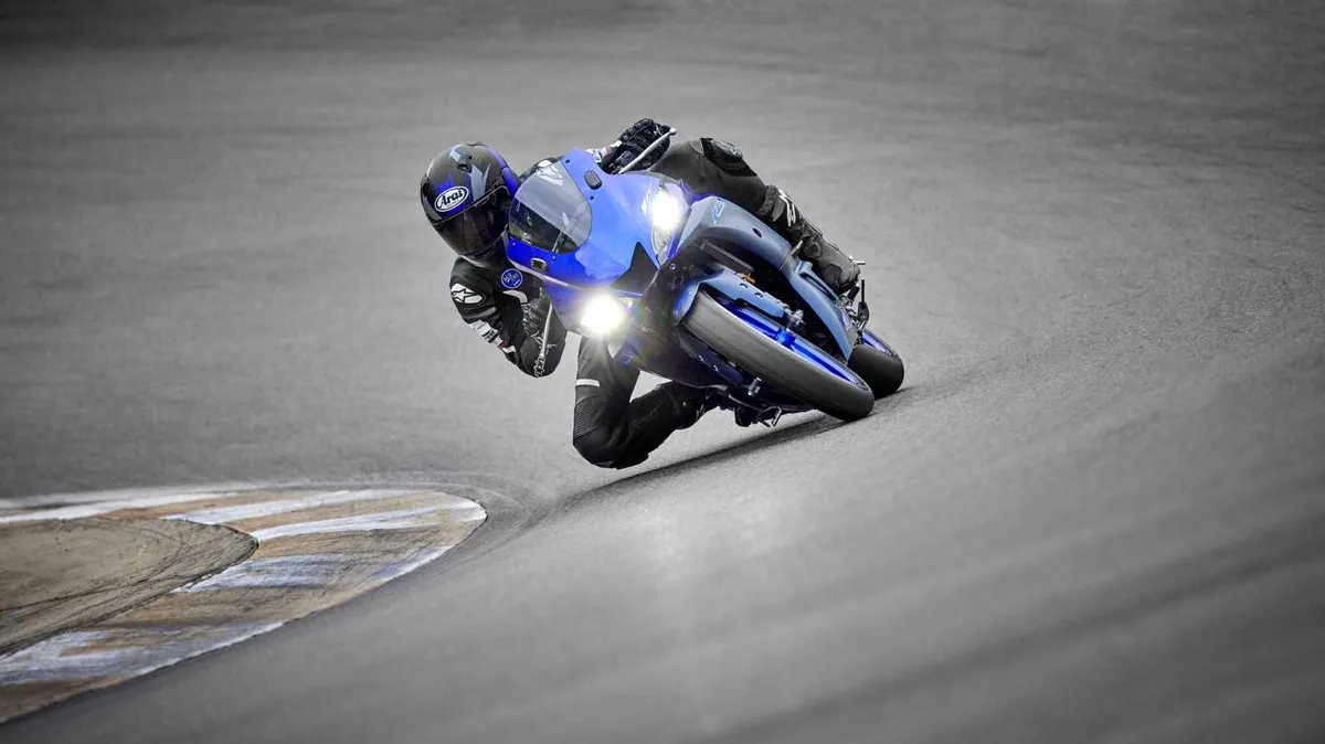 NEW 2023 YAMAHA YZF-R3 MOTO4U - Image 3