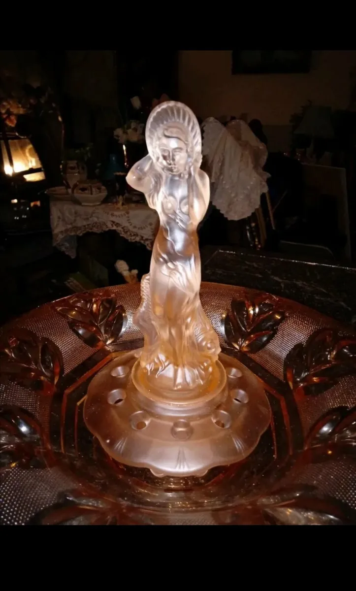 Art deco glass floating centerpiece - Image 3