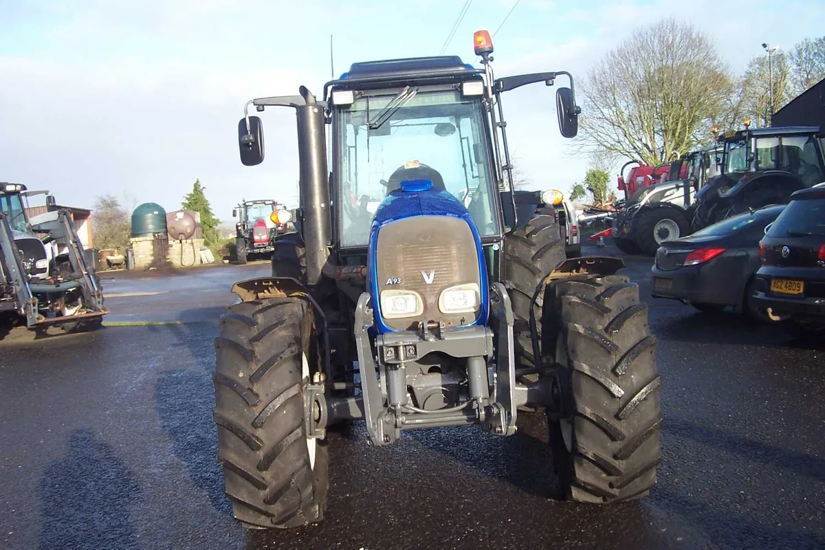 2017 Valtra A93 - Image 2