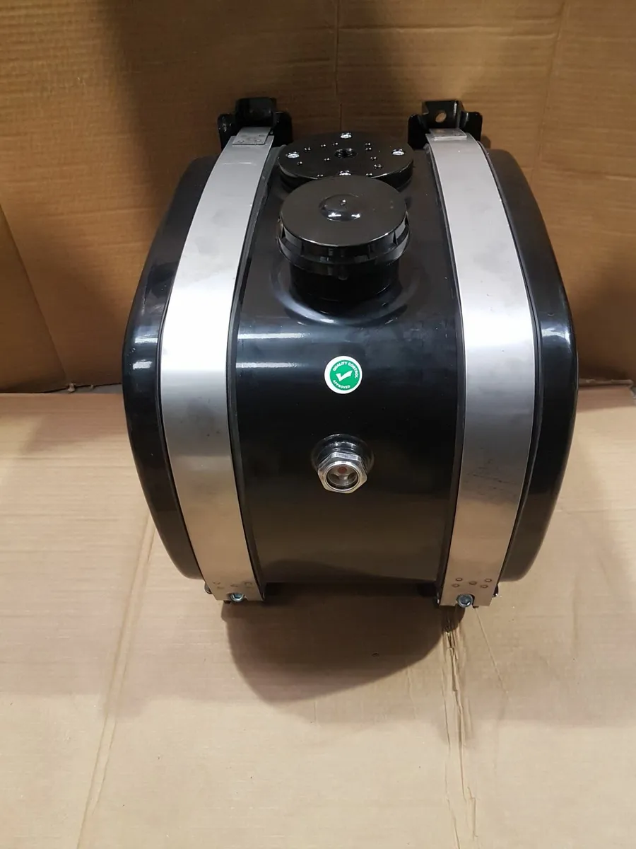 Hydraulic Oil Tanks - Image 3