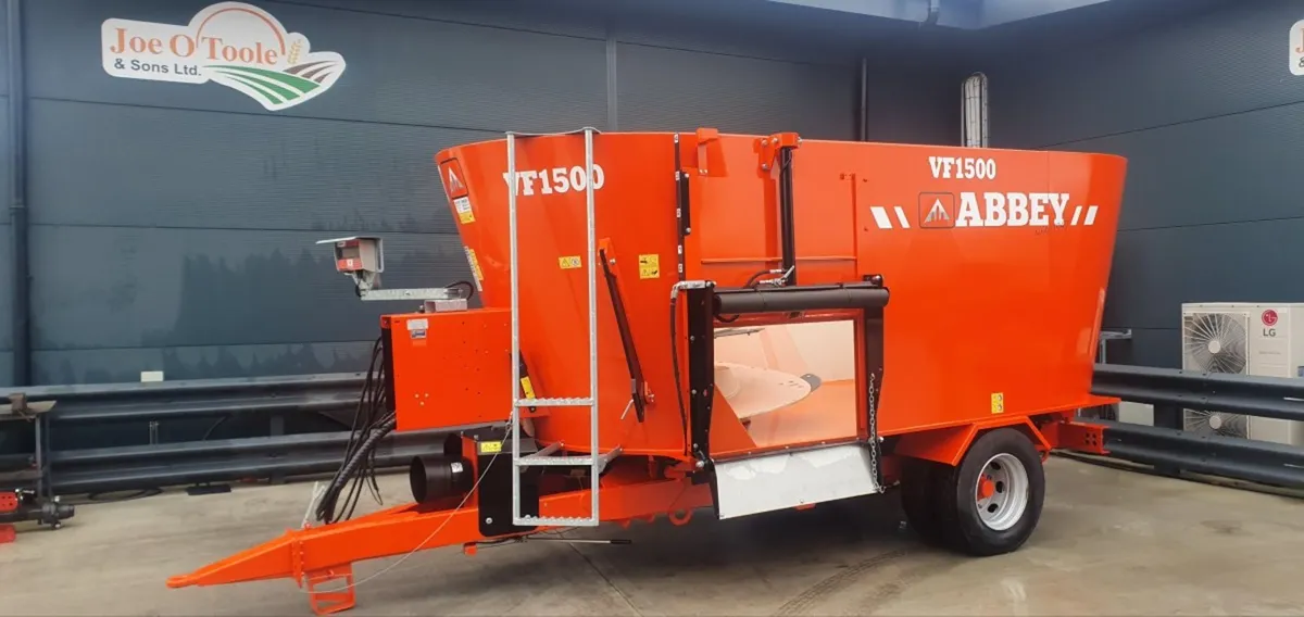 New Abbey VF 1500 Twin Rotor Feeder ( In Stock ) - Image 1