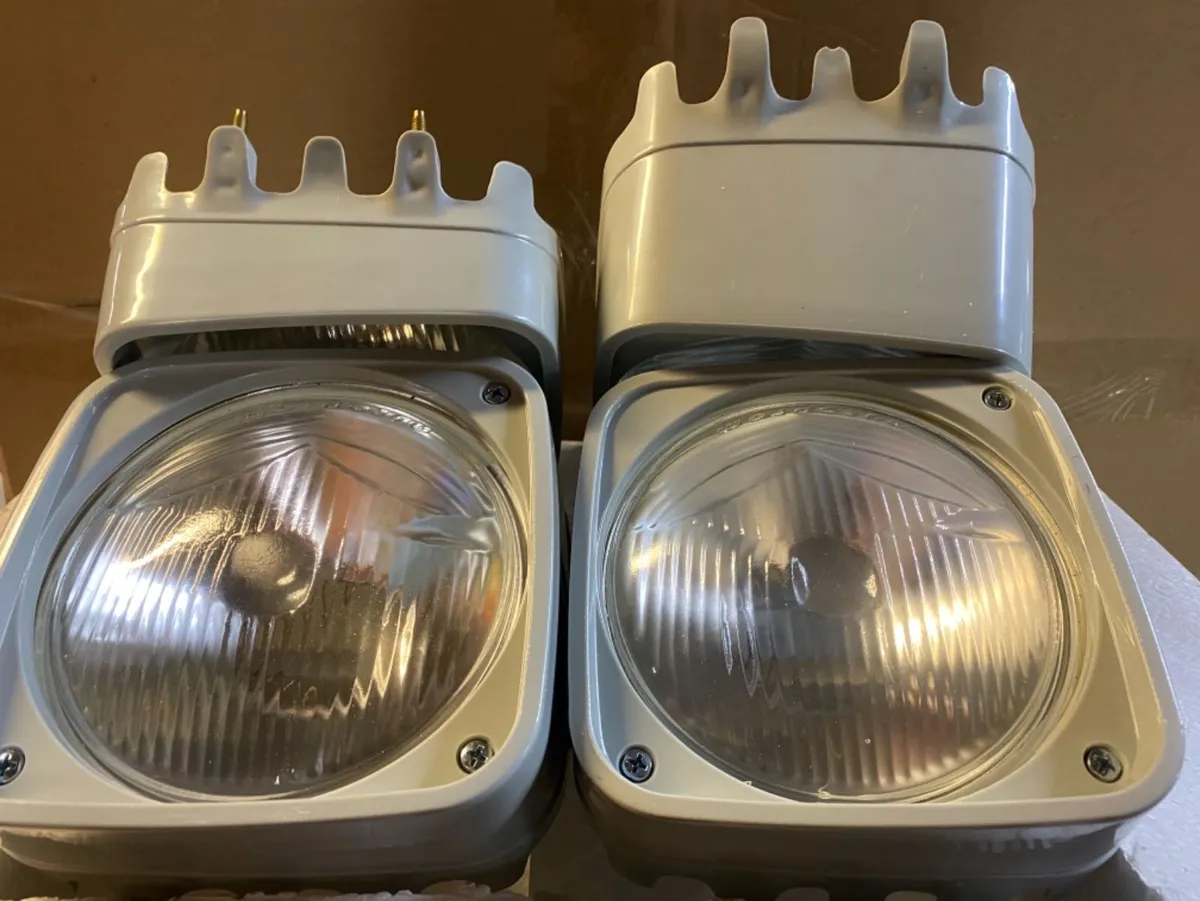 Ford 10 series head lights - Image 2