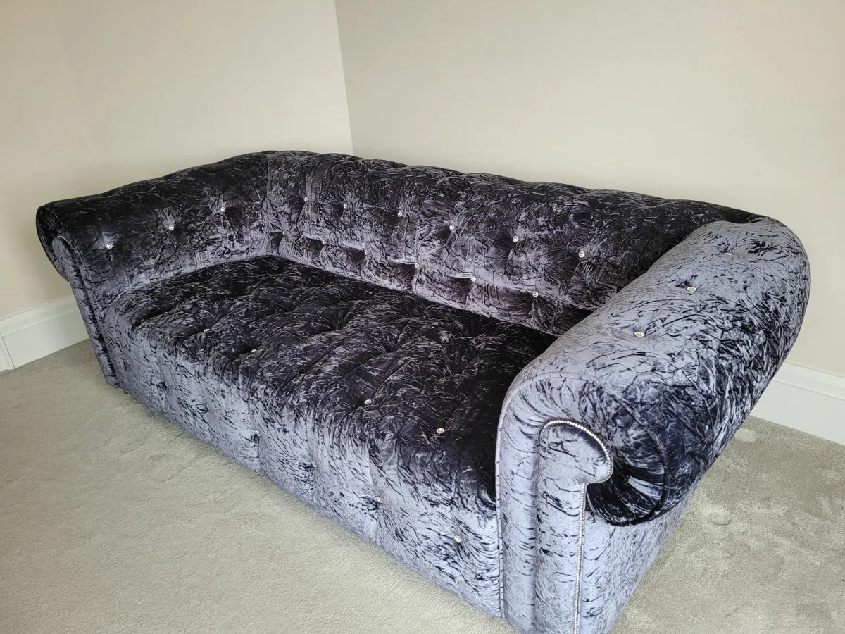 Sofa Couch Chesterfield - Image 1