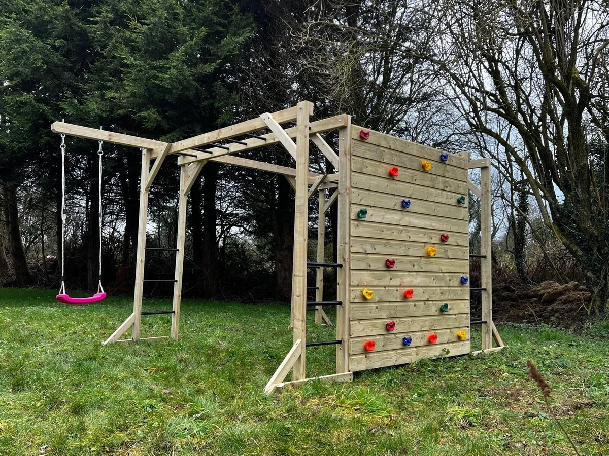 Monkey Bars & Climbing wall - Image 2