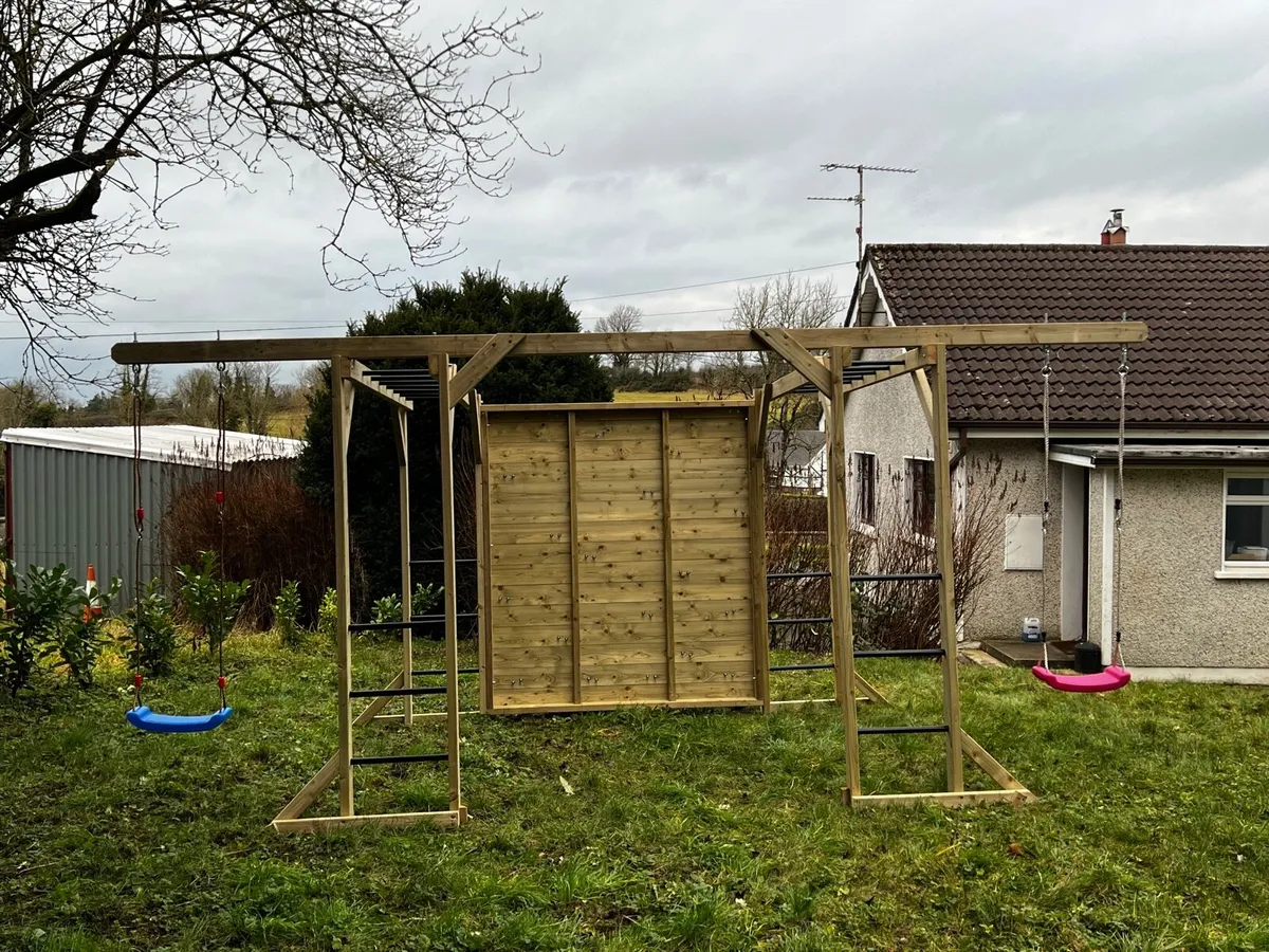 Monkey Bars & Climbing wall - Image 3