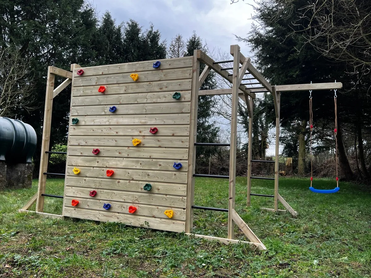 Monkey Bars & Climbing wall - Image 4