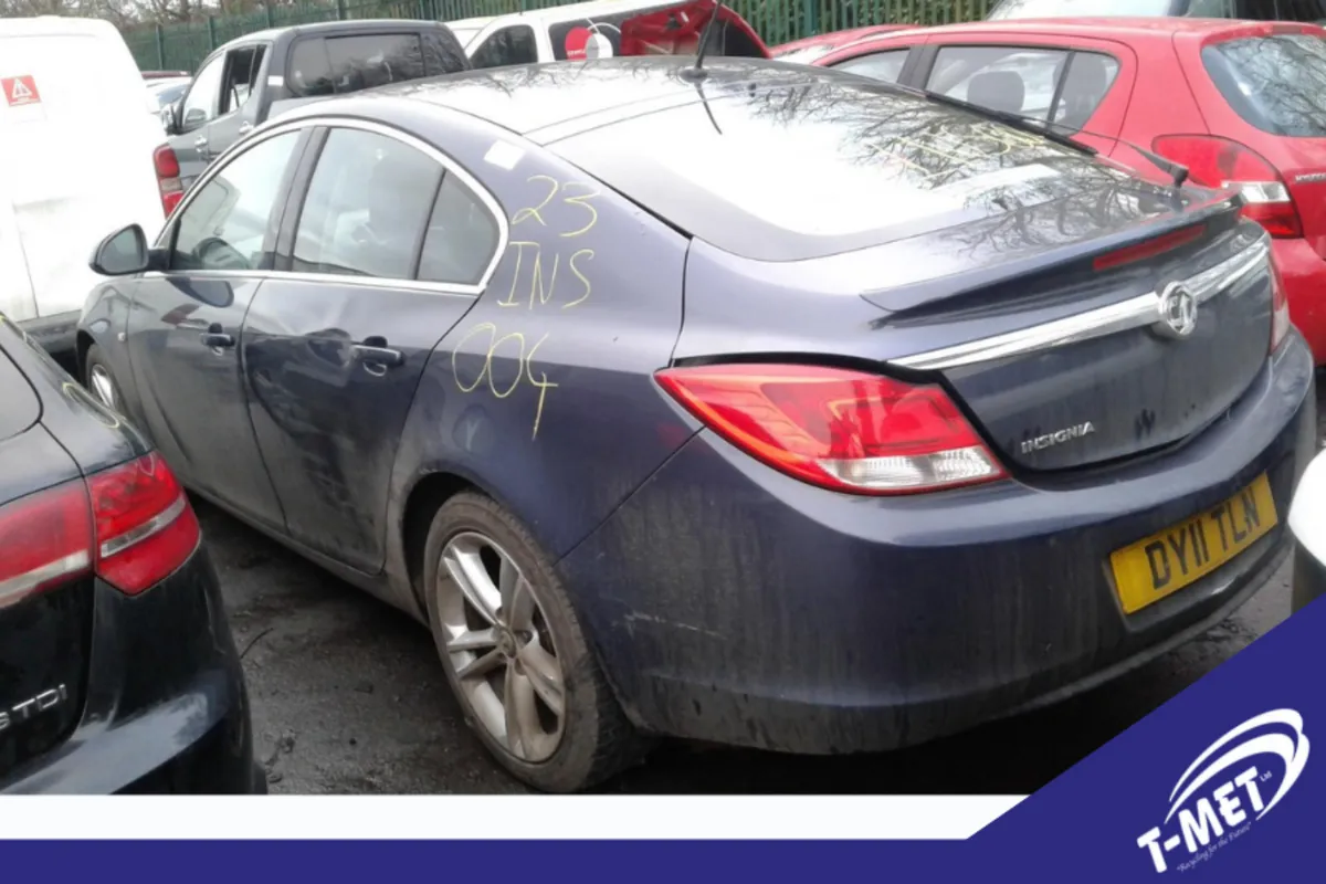 Vauxhall Insignia, 2011 BREAKING FOR PARTS - Image 1