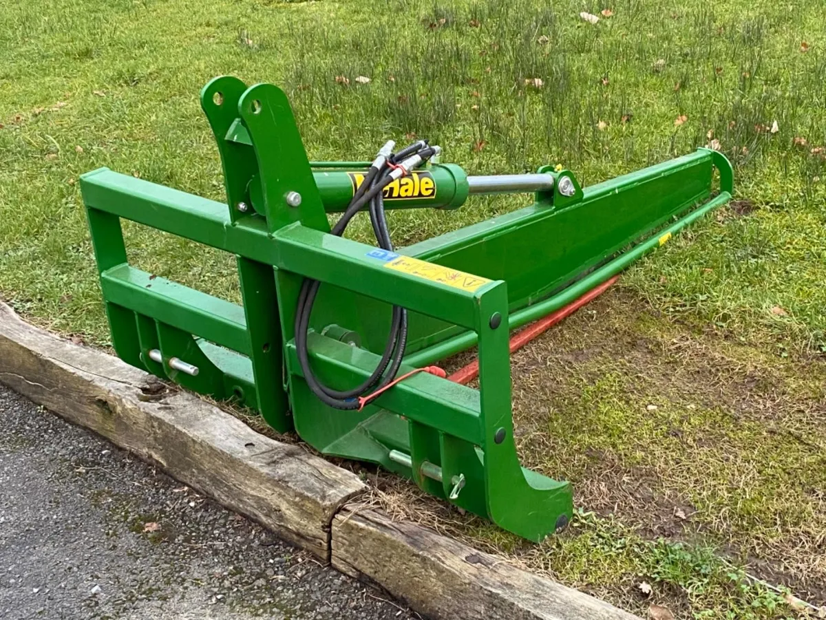 Mchale 994 bale splitters - Image 1