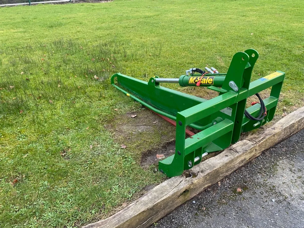 Mchale 994 bale splitters - Image 2