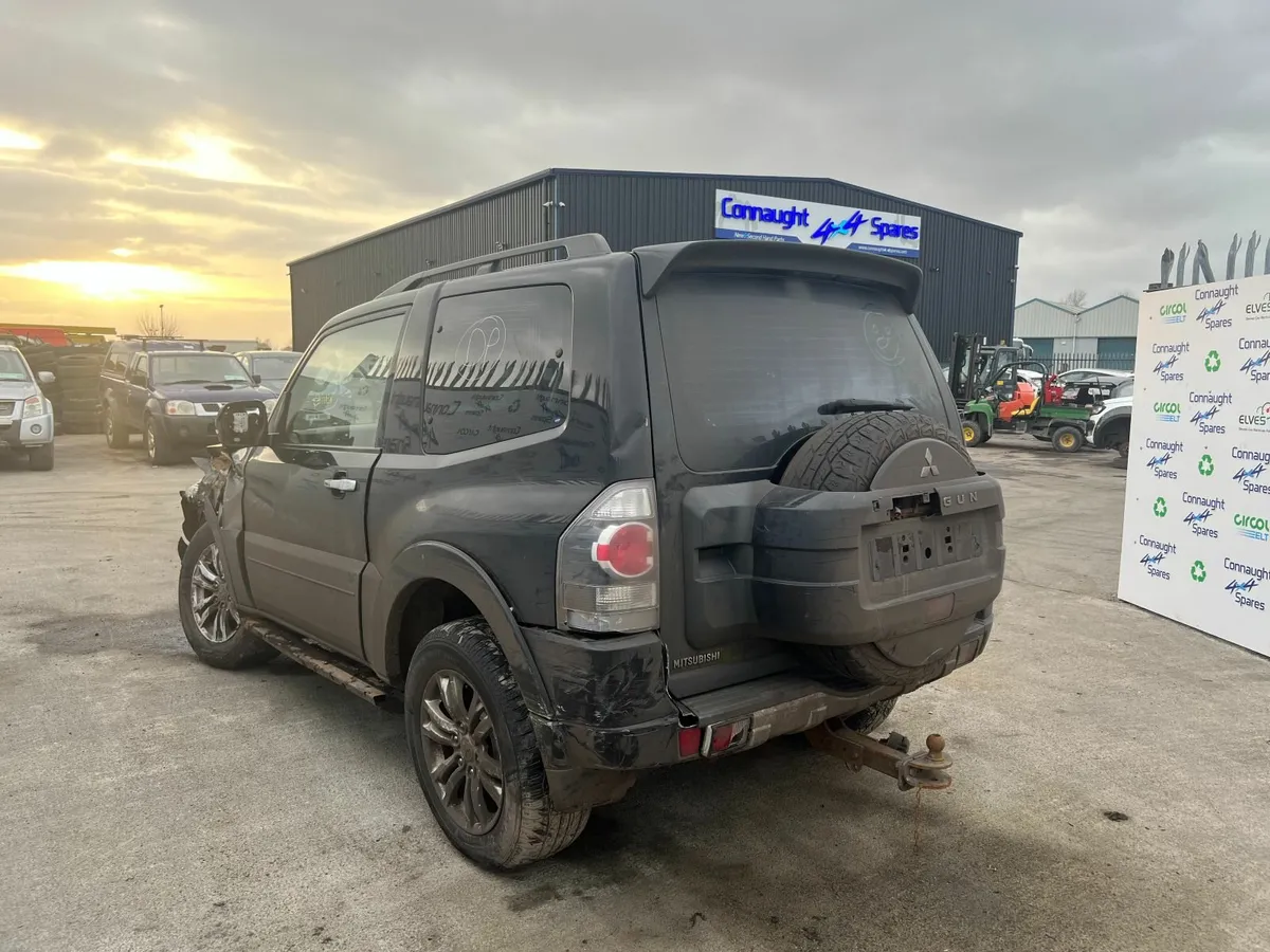 2013 MITSUBISHI PAJERO 3.2M JUST IN FOR BREAKING - Image 4