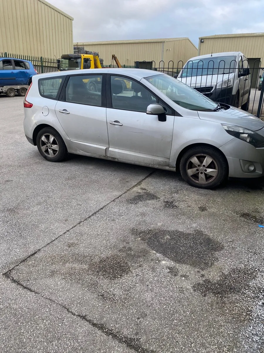 Renault Grand Scenic for breaking - Image 1