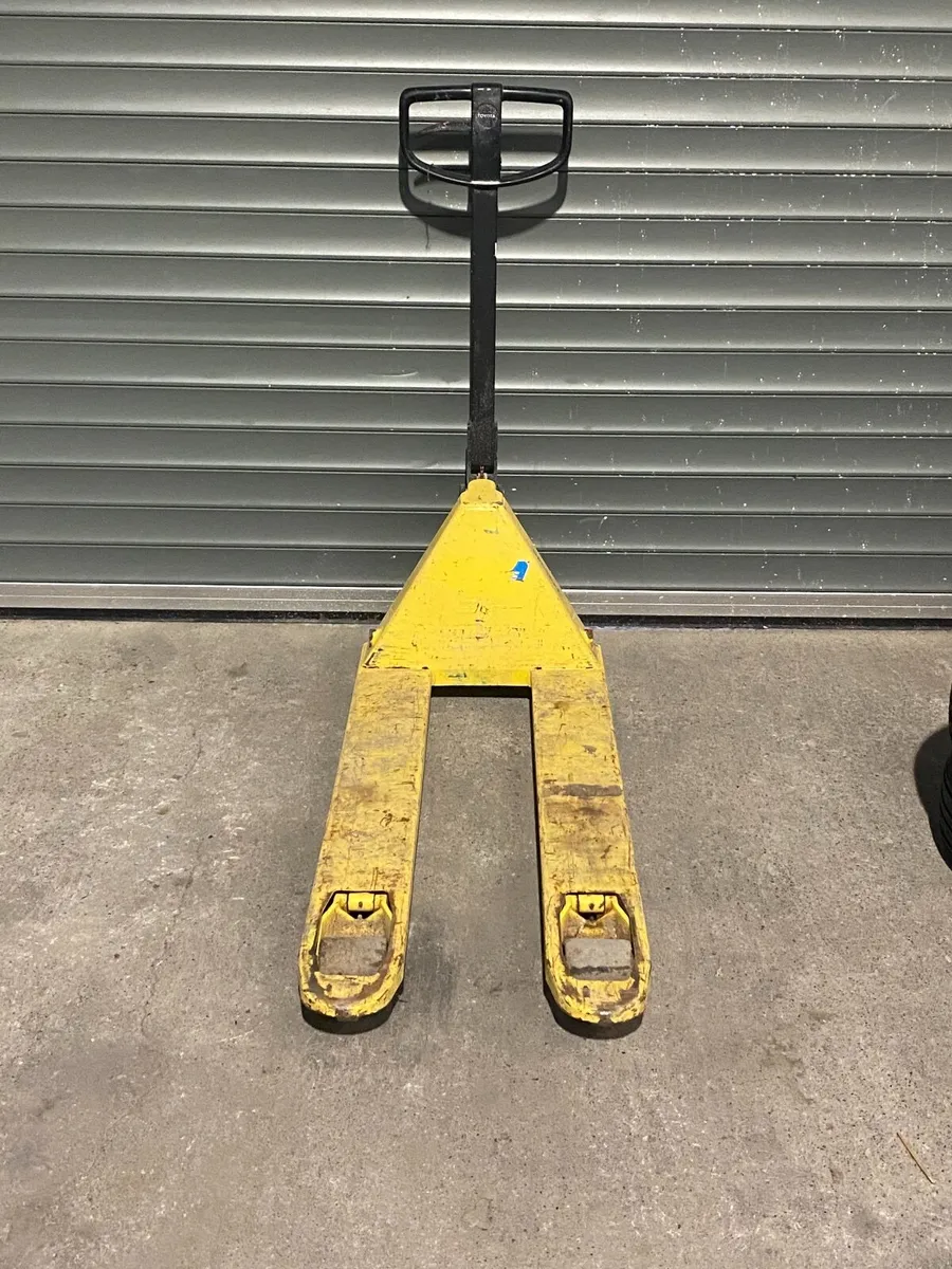 Choice of 10 used Toyota Pallet Trucks - Image 3