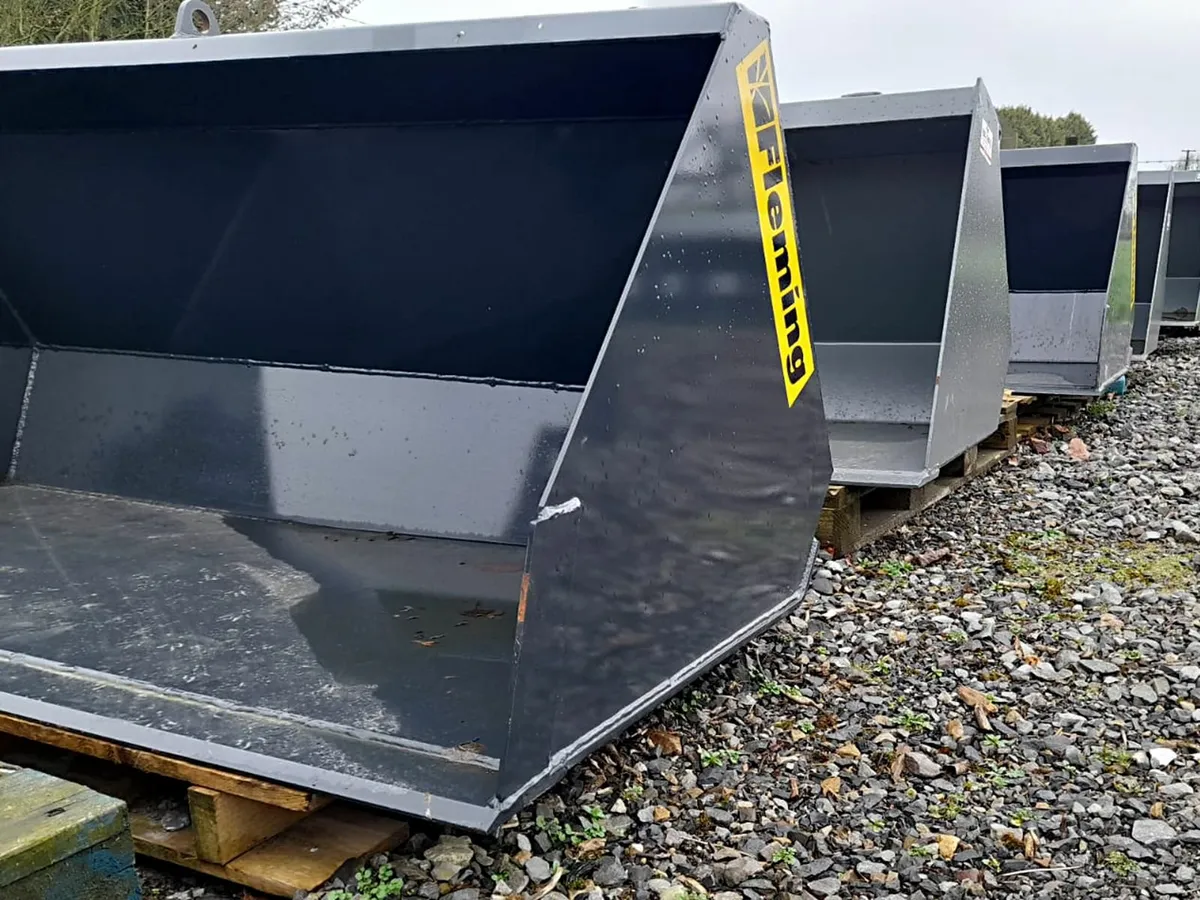 NEW  TRACTOR  LOADER BUCKETS C/W EURO BRACKETS. - Image 3