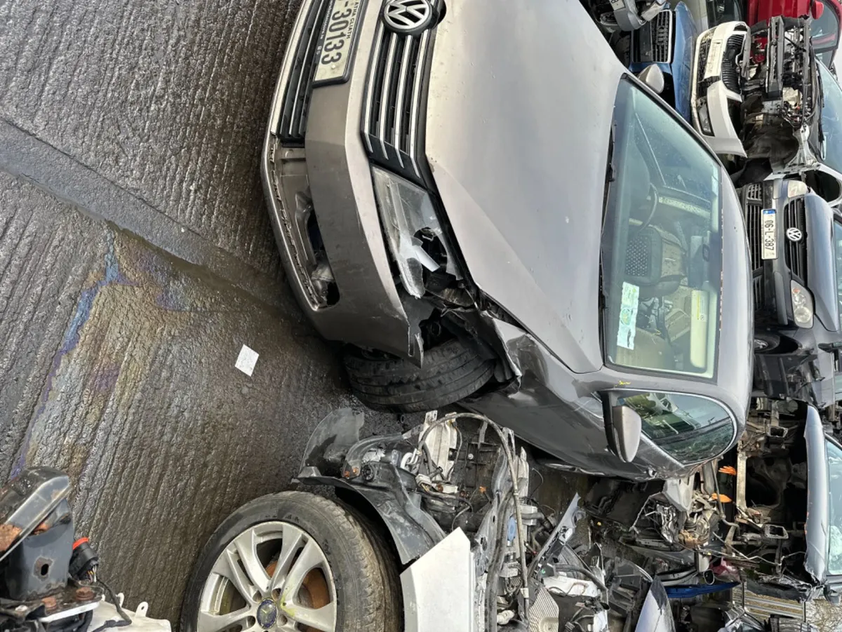 2011 VW PASSST 2.0 TDI DSG AUTO BREAKING - Image 2