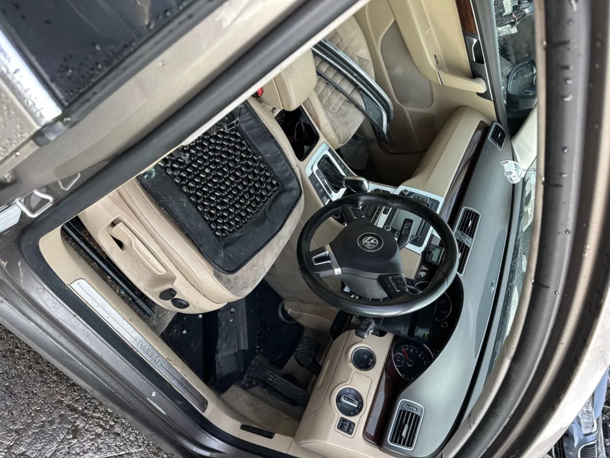 2011 VW PASSST 2.0 TDI DSG AUTO BREAKING - Image 3