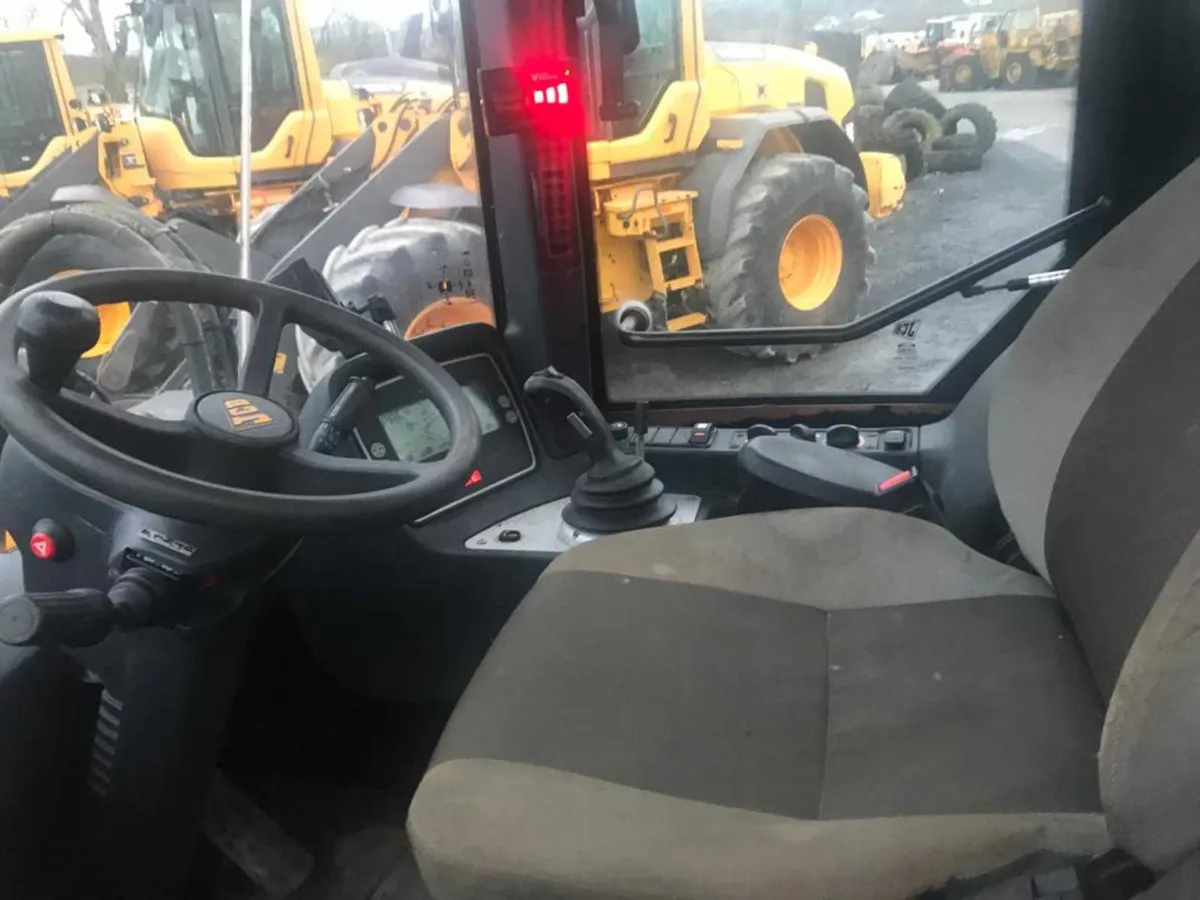 Jcb 411 - Image 2