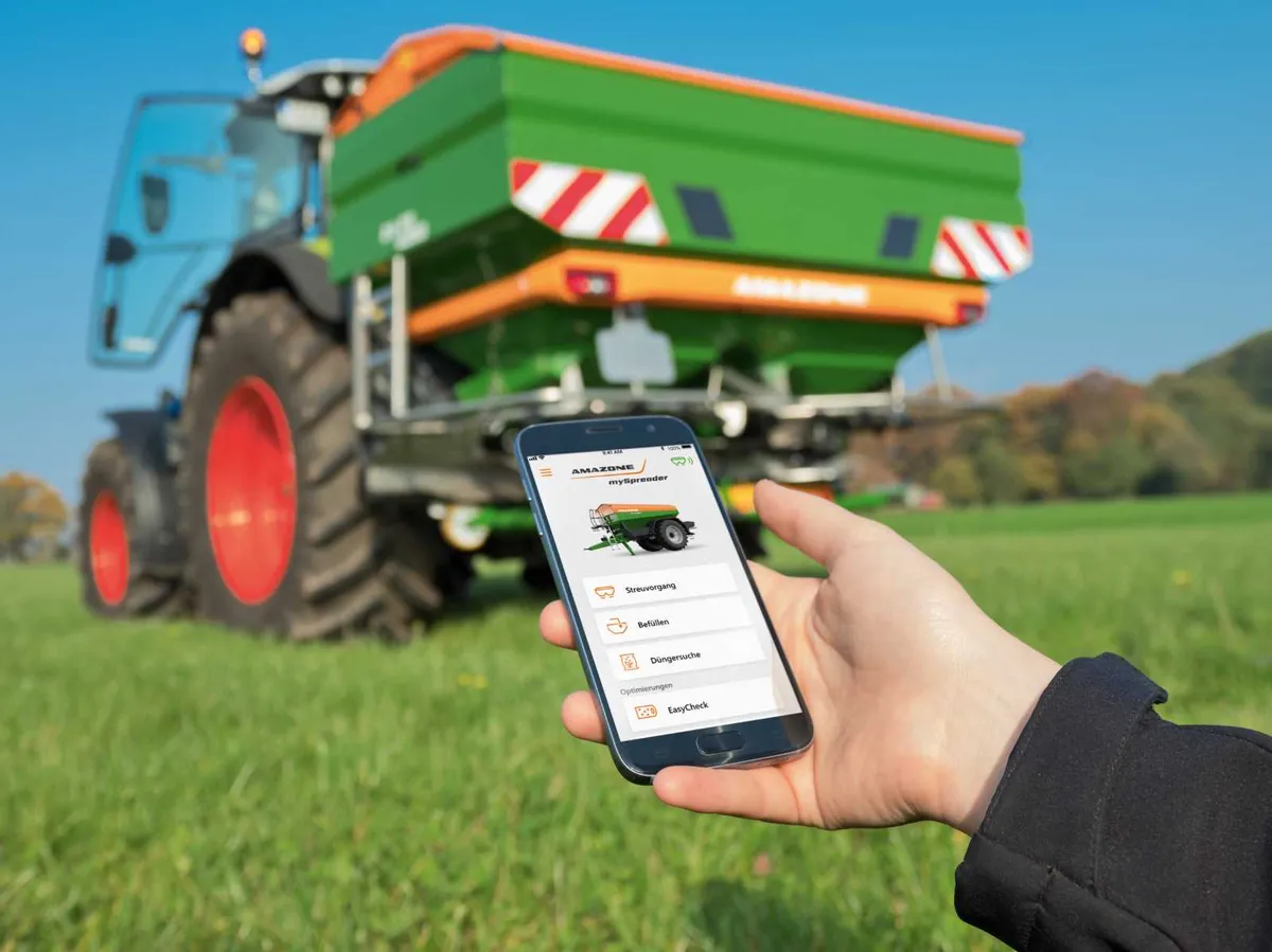 New Model ZA-M 02 Fertiliser Spreader - Image 2