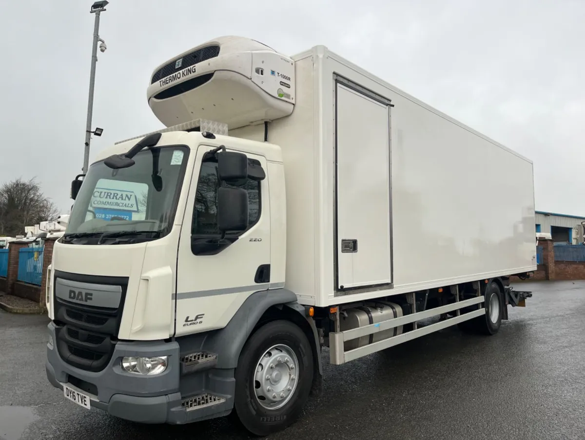 2016 daf Lf 55 220 18 ton multi temp fridge - Image 1