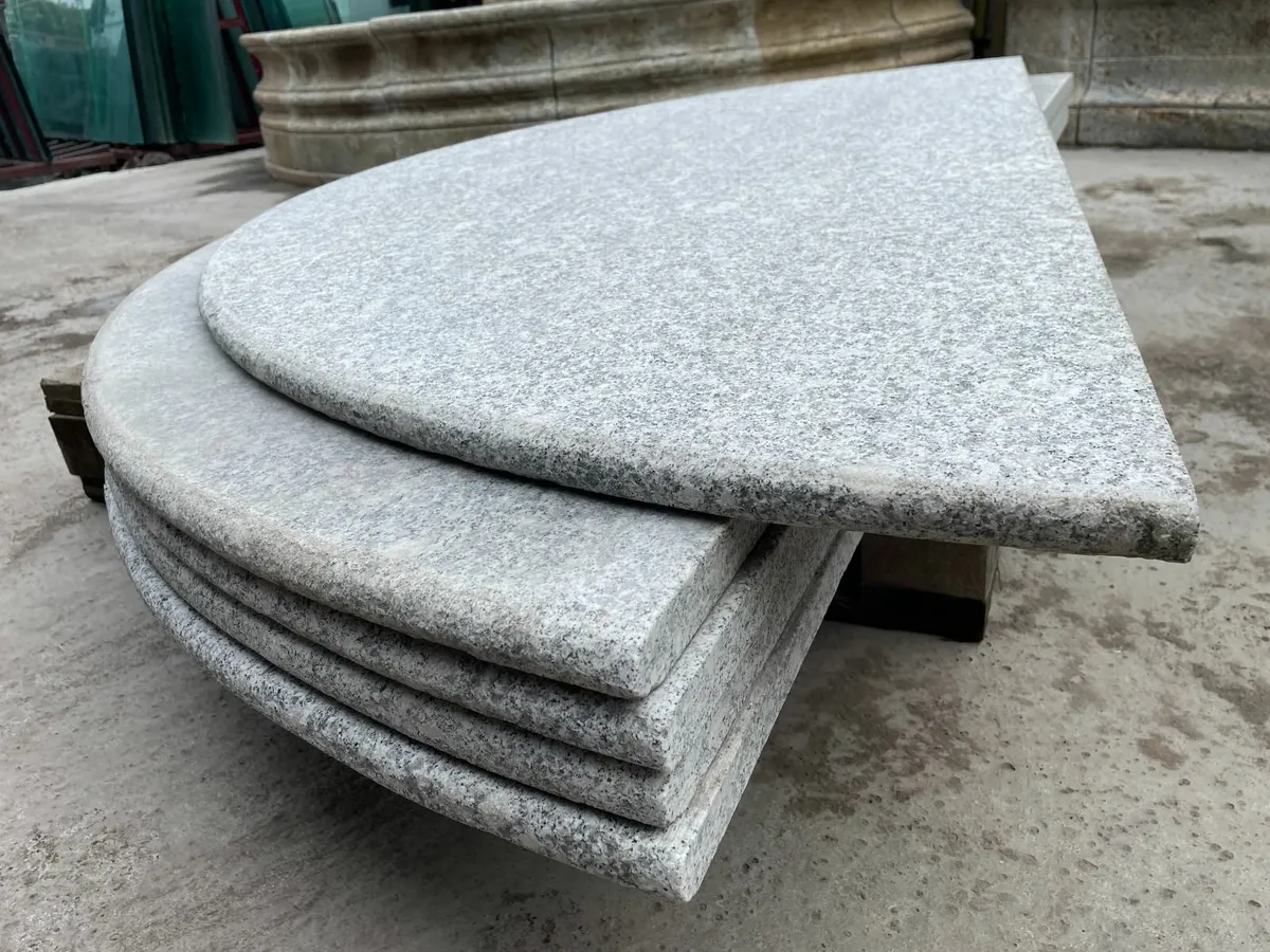 Granite step round