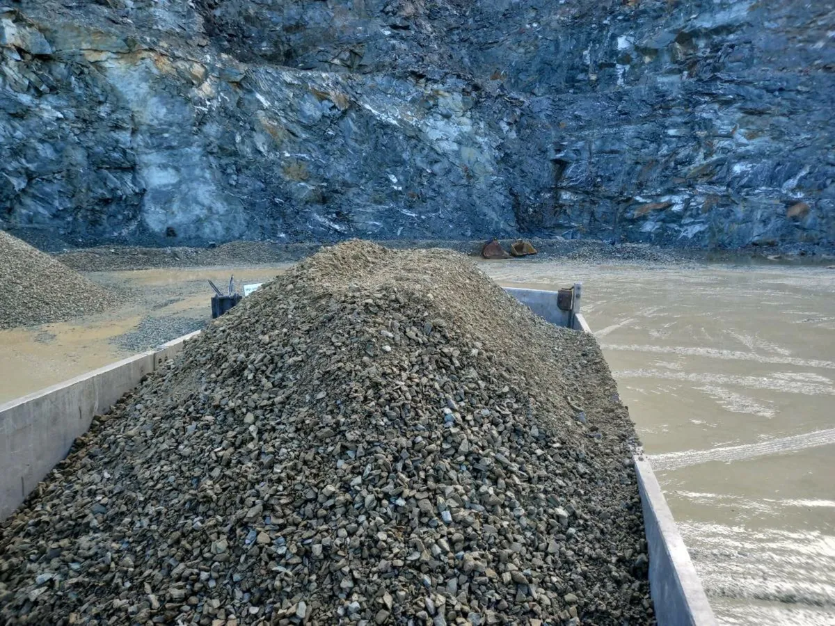 Sand and gravel - Image 4