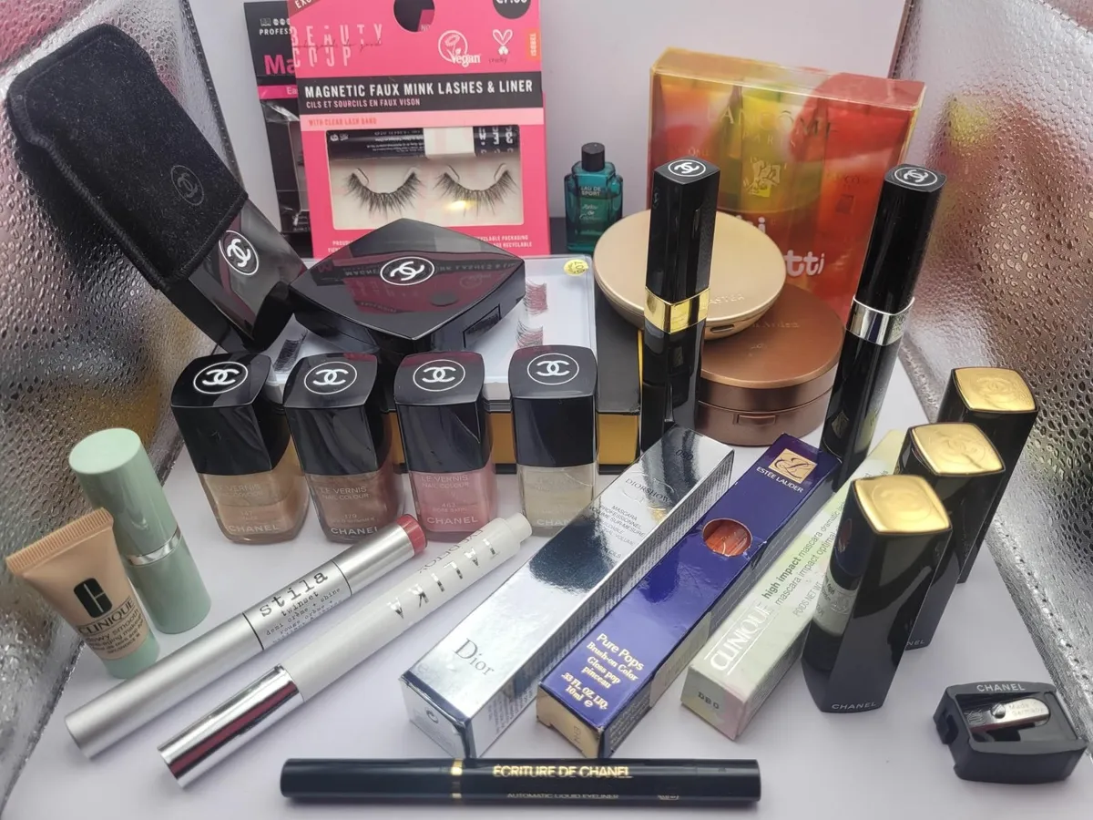 LUXURY BEAUTY BUNDLE 30 items Chanel Dior Lancôme