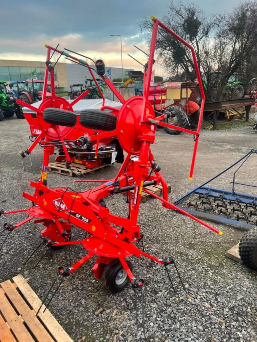 Kuhn 502 tedder - Image 2