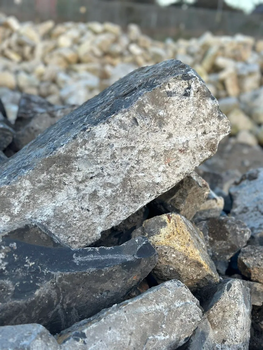 OLD STONE RECLAIMED DUBLIN CALP LIMESTONE - Image 1