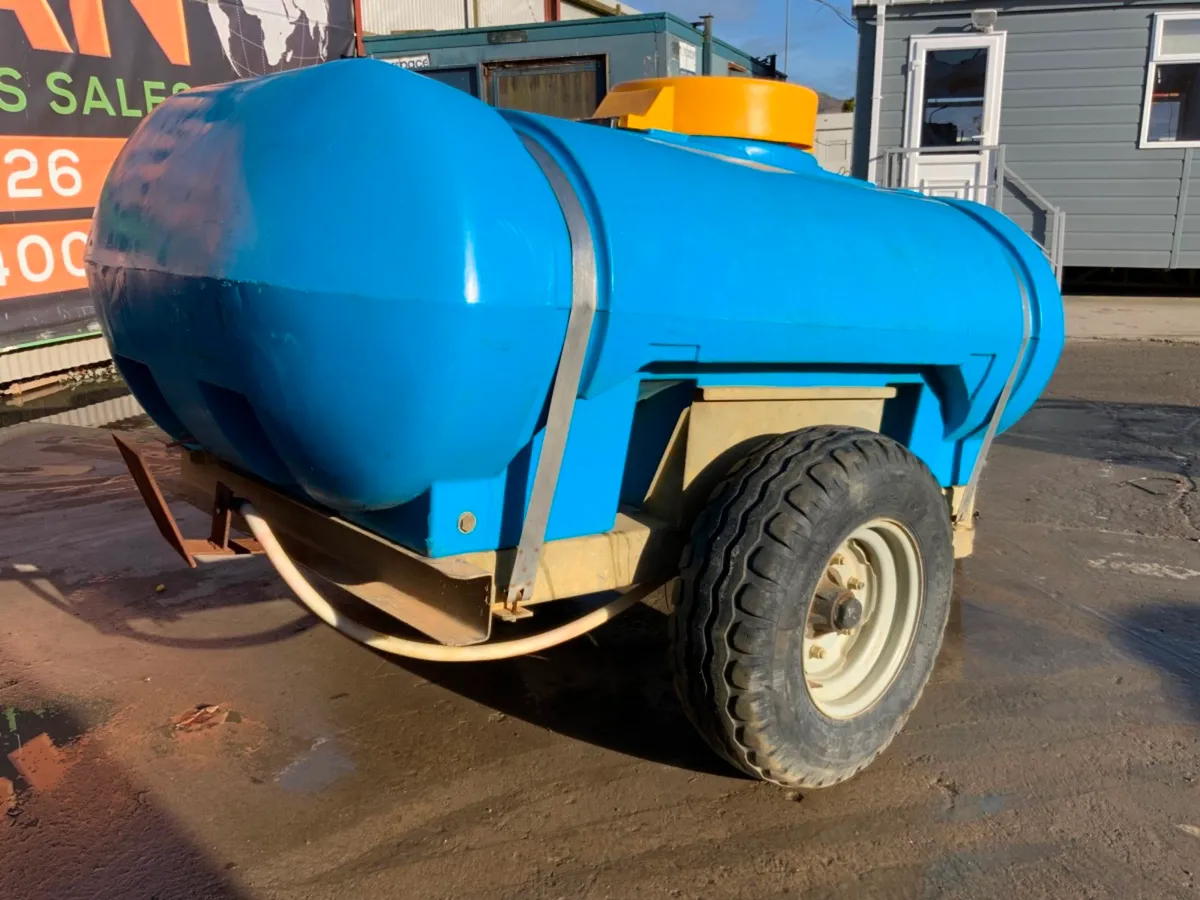 SINGLE AXLE WATER BOWSER.....2000lt .......1002 - Image 1