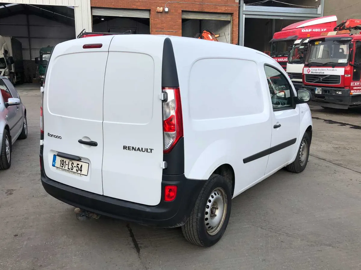 FOR HIRE 2019 RENAULT KANGOO - Image 3