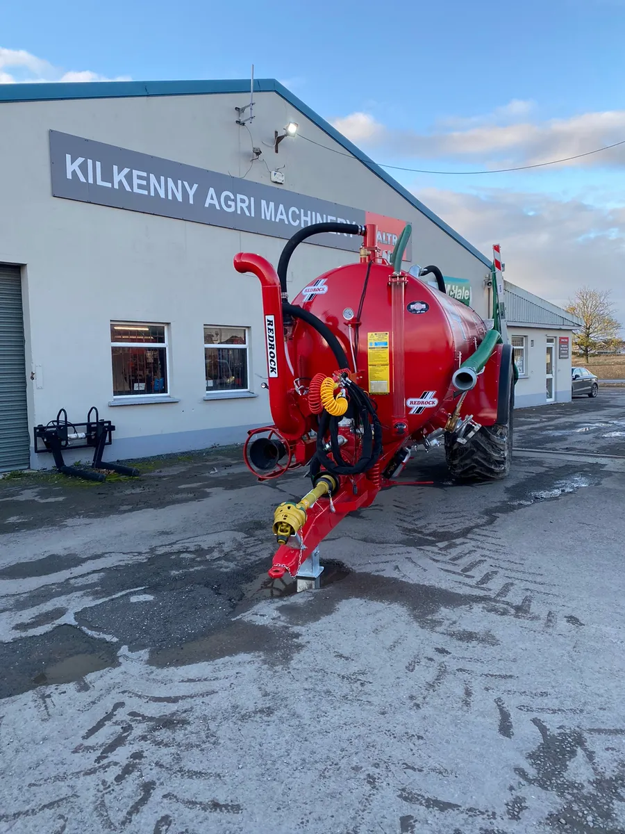 2500G Redrock Tank C/W trailing shoe in stock - Image 2