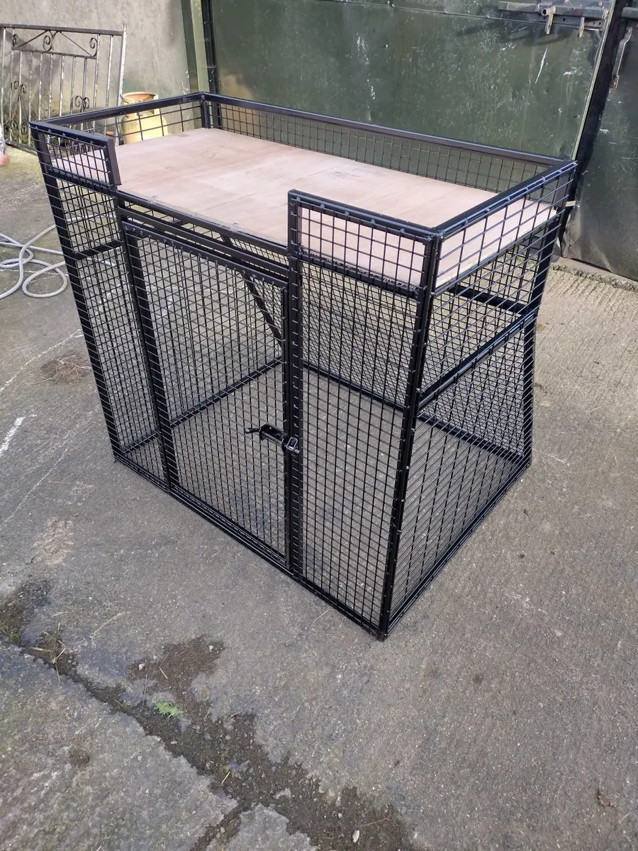 Dog transport boxes - Image 1