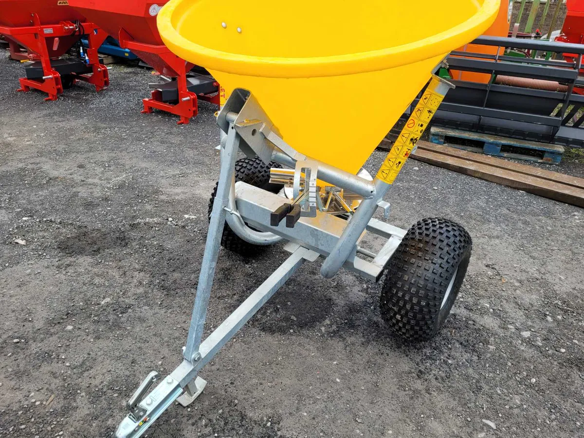 Quad fertiliser spreaders - Image 3