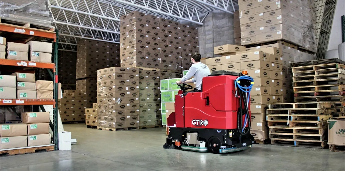 Factorycat GTR ride on scrubber dryer - Image 3