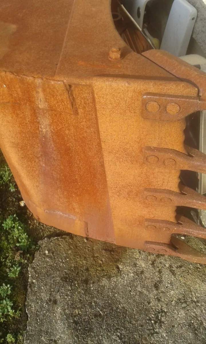 JCB buckets 3ft - Image 1