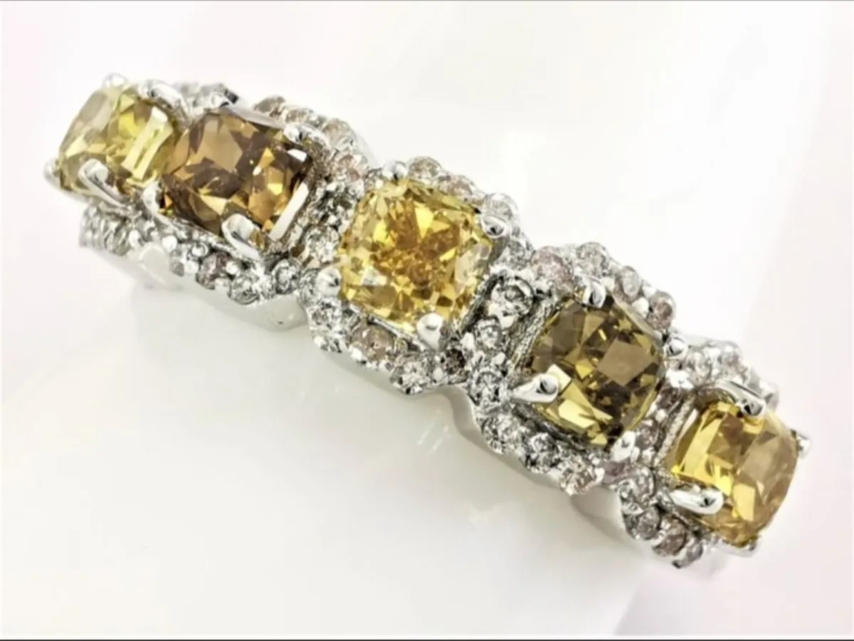 VS Natural diamonds 5 stone designer ring