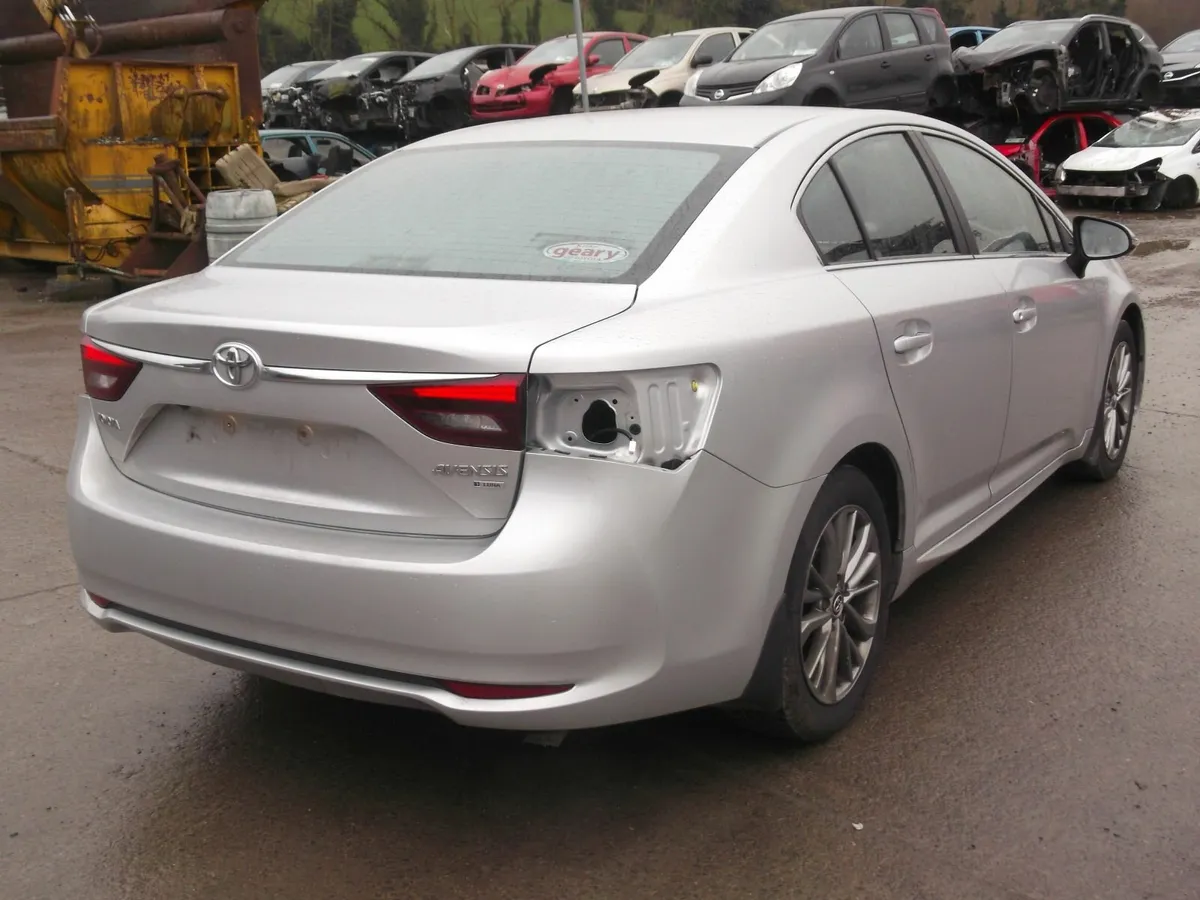 Toyota Avensis 2018 2.0D4D**FOR PARTS** - Image 3