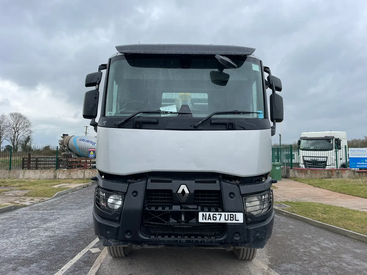 2017 Renault C460 - Image 2