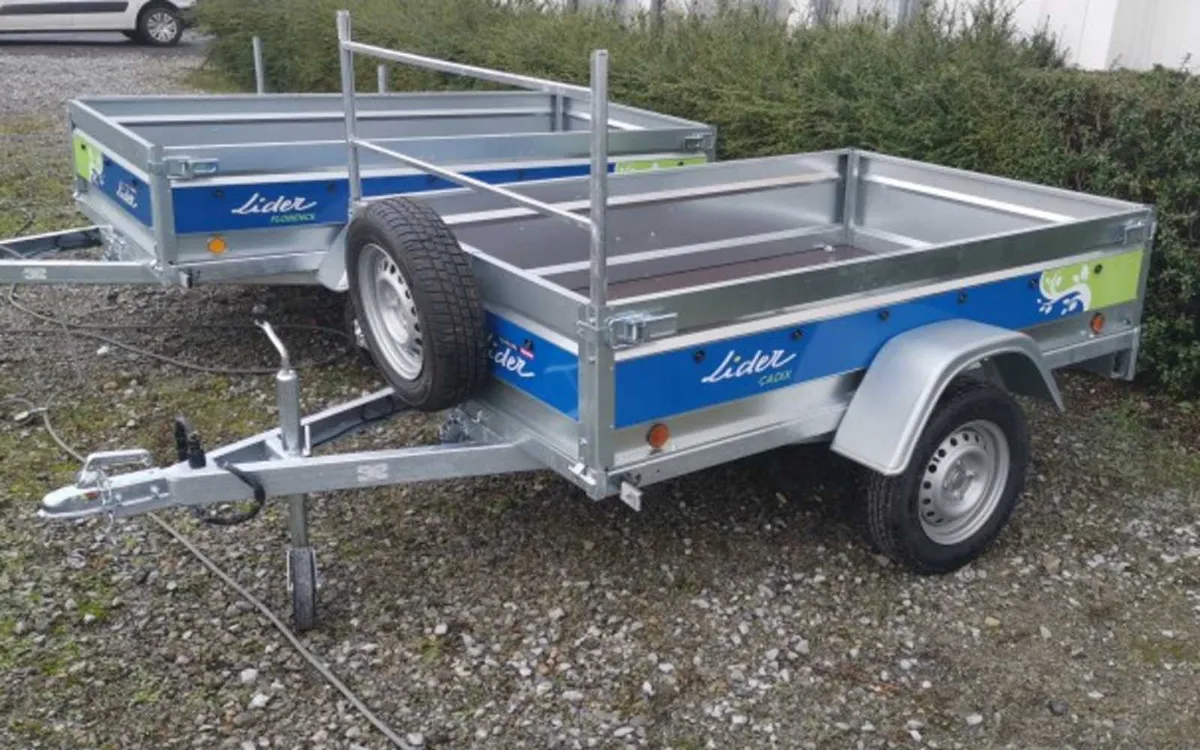 Lider Cadix Domestic Trailer (6 x 4) - Image 1