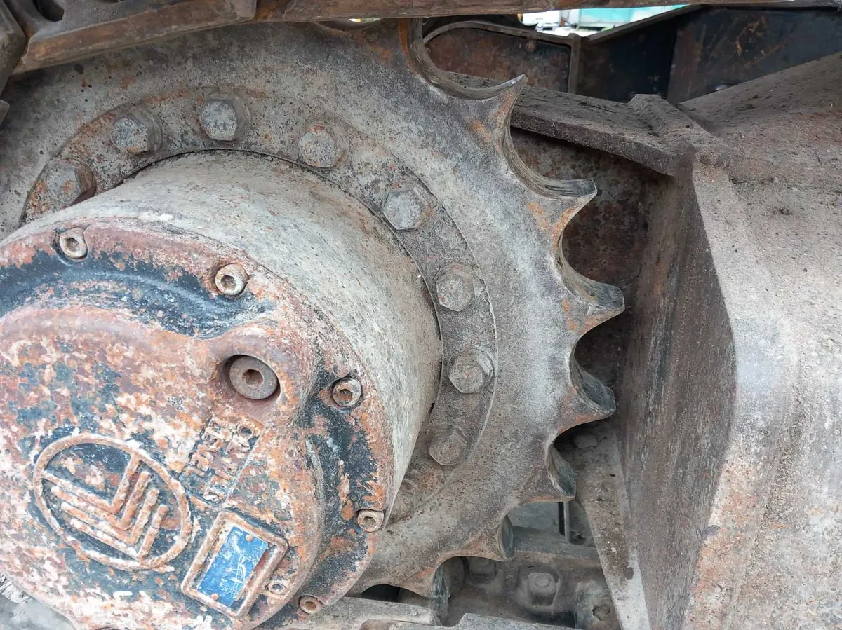 Jcb js160 excavator - Image 2