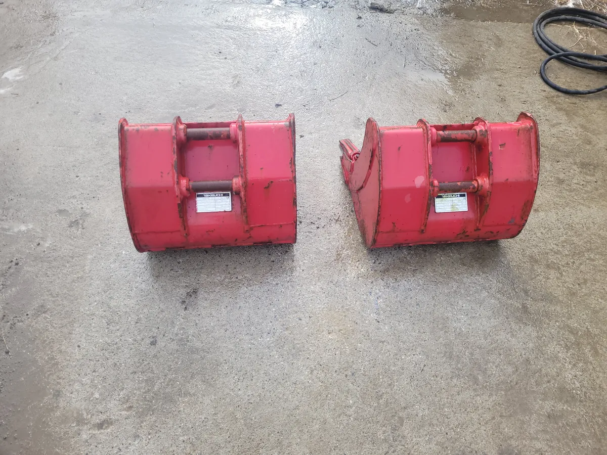 TAKEUCHI TB 016 BUCKETS - Image 3