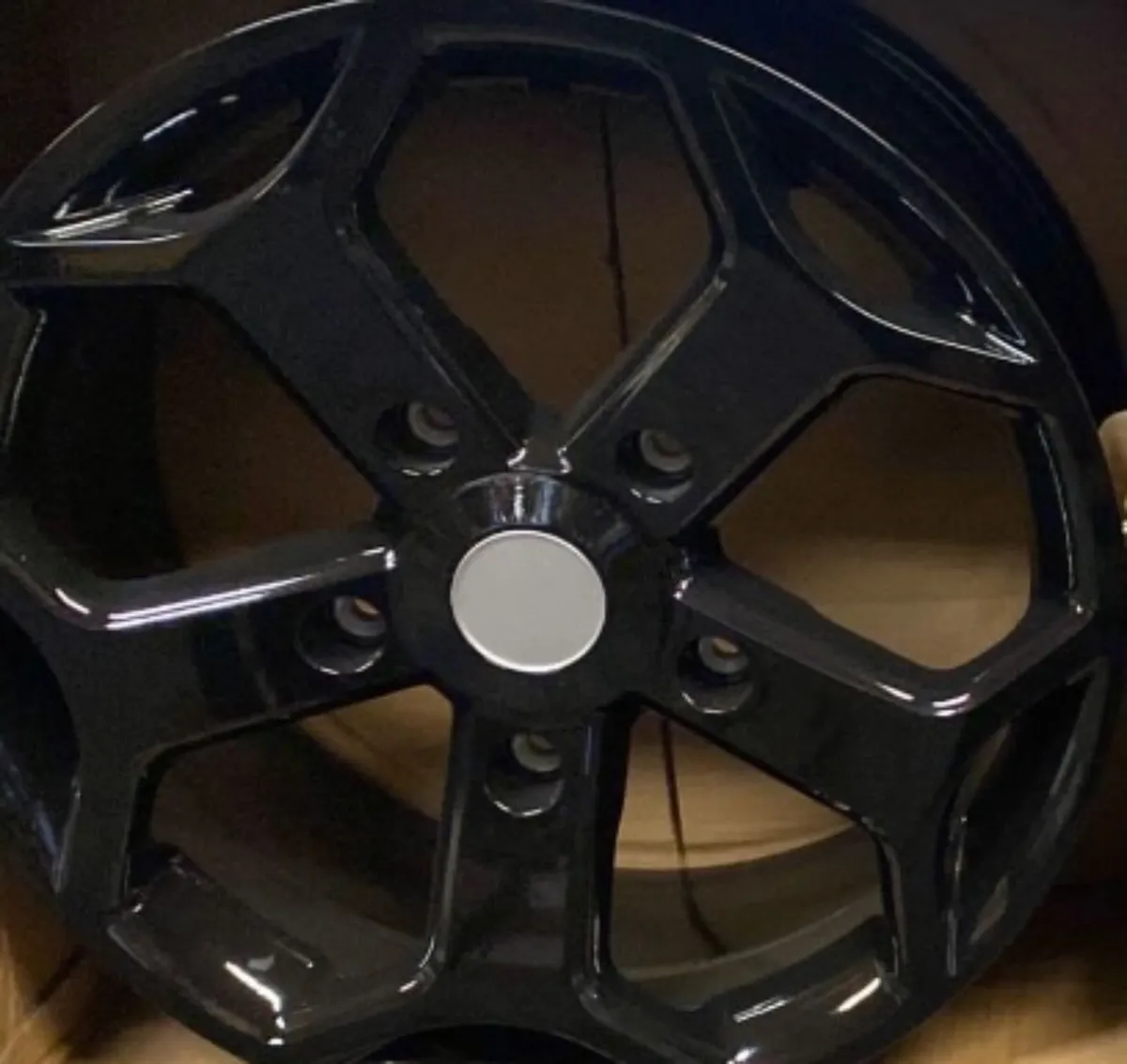 18” gloss black st alloys & tyres