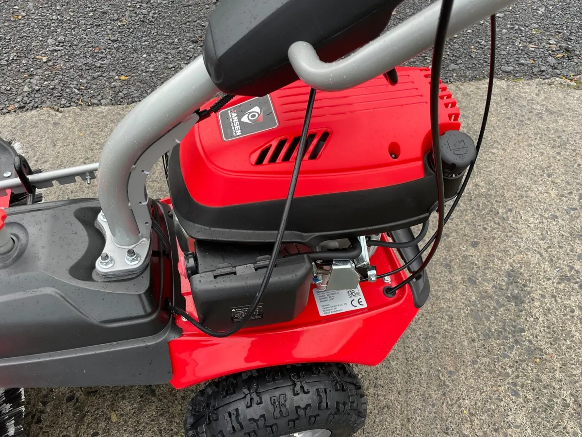 Jansen 1 metre Petrol sweeper - Image 3