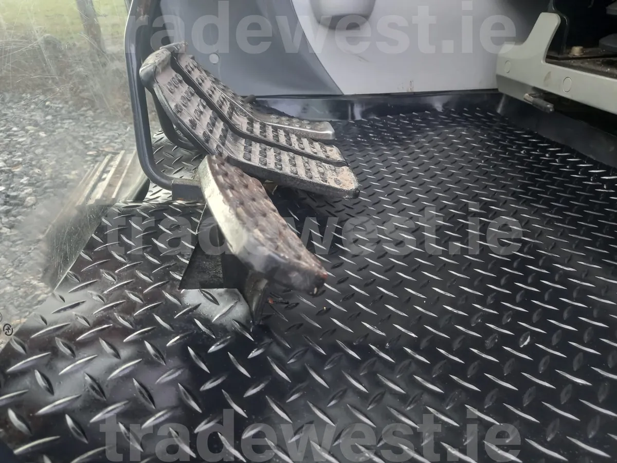 Hitachi Zaxis 130 Dash 5 Rubber Mat..Free Delivery - Image 3