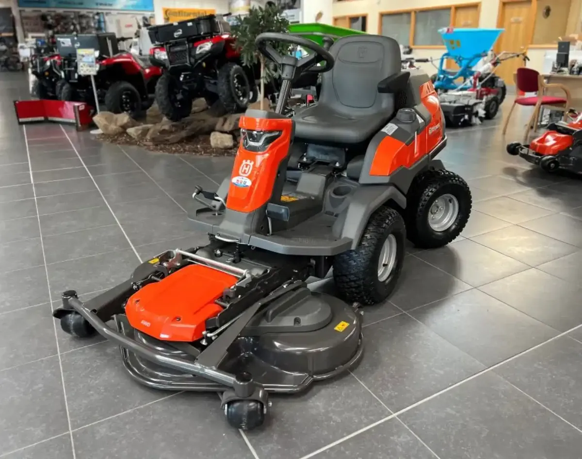 Husqvarna 420TsX AWD Pro Rider - Image 1